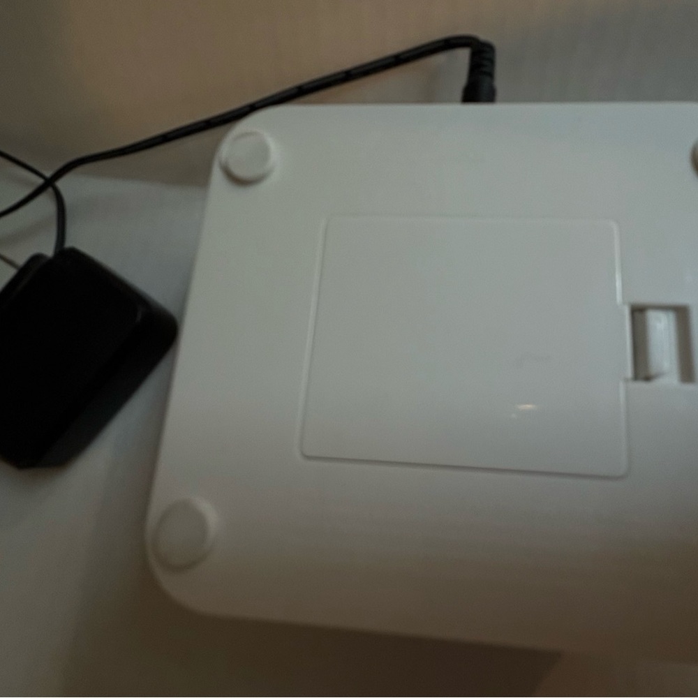 White Noise Machine with Multiple Sound Options Battery and Plug in - Picture 5 of 10